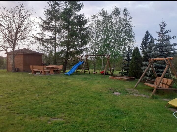 Ogród przy domku 1
