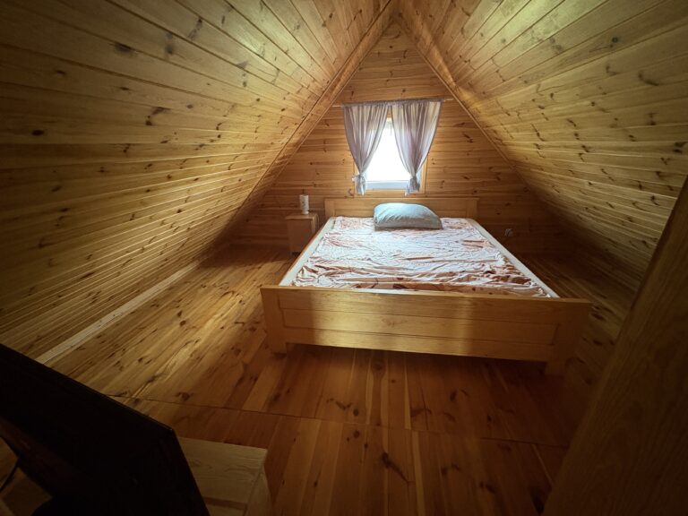 Domek 2 II cierplewo hills góra sypialnia